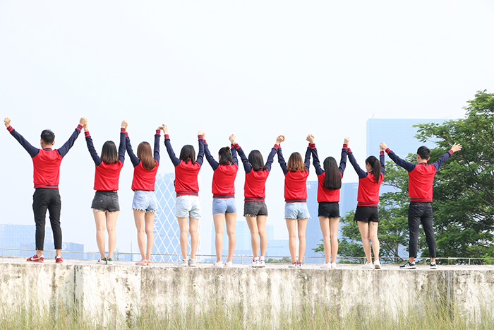 卫衣定制模特展示图