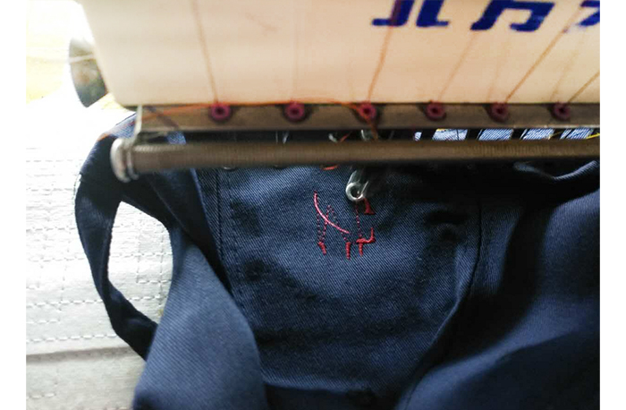 帽子刺绣过程01